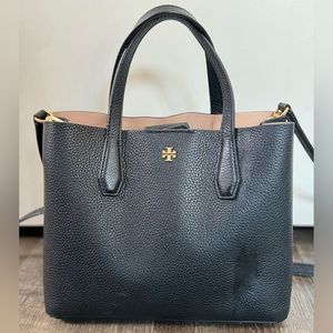 Tory Burch Blake Small Leather Crossbody
Tote in Black/Devon Sand